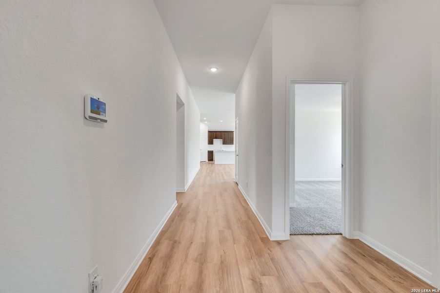 Spacious, unfurnished interior of a new home in Chaparral Ranch, Floresville (Image 36).