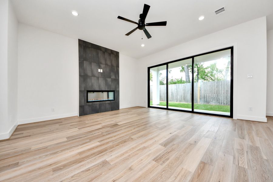 Spacious, unfurnished interior of a new home in Caywood Place, Houston (Image 20). Spacious, unfurnished interior of a new home in Caywood Place, Houston (Image 20).