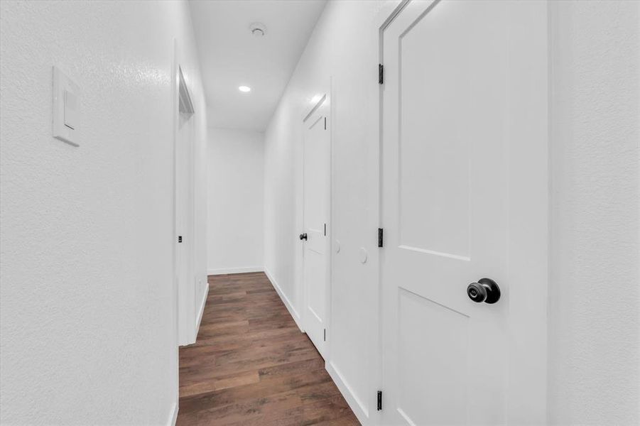 Spacious, unfurnished interior of a new home in , Hewitt (Image 11).