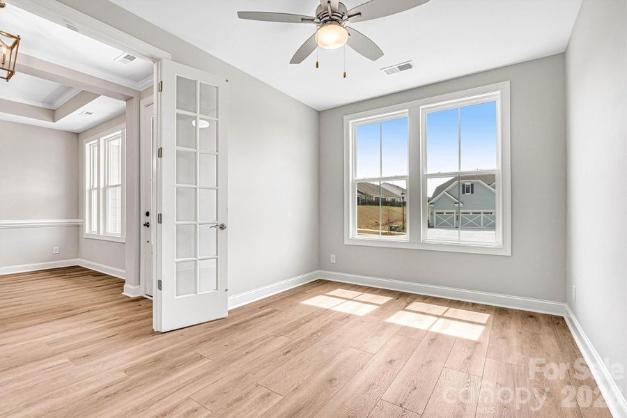 Spacious, unfurnished interior of a new home in Cresswind Charlotte, Charlotte (Image 28).