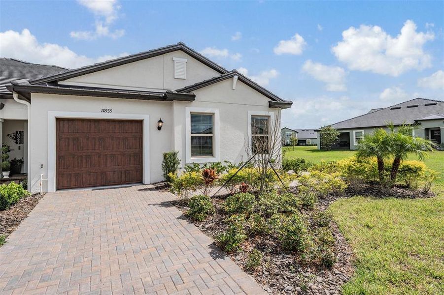 Exterior details and patio area of a home in , San Antonio (Image 2).