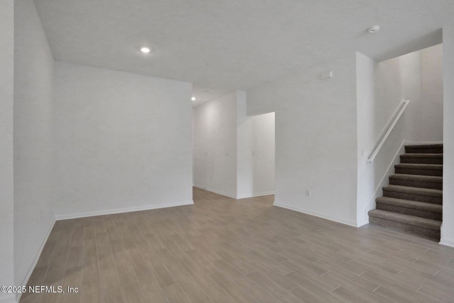 Spacious, unfurnished interior of a new home in Bellbrooke, Jacksonville (Image 30).