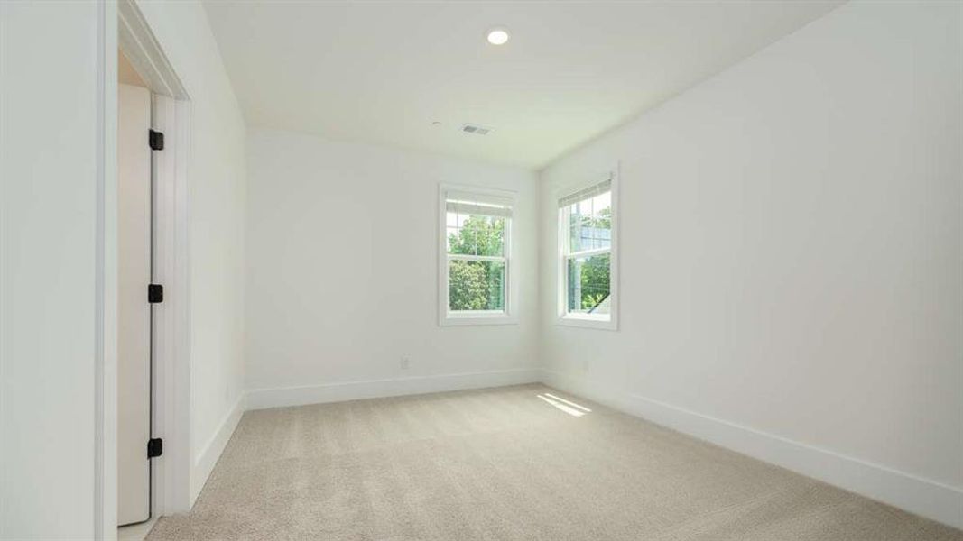 Spacious, unfurnished interior of a new home in The Village at Sandy Plains, Marietta (Image 20).