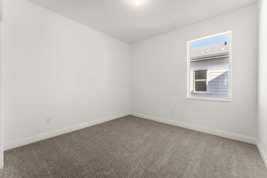 Spacious, unfurnished interior of a new home in Newfield - Rosette Park, Palm City (Image 10).