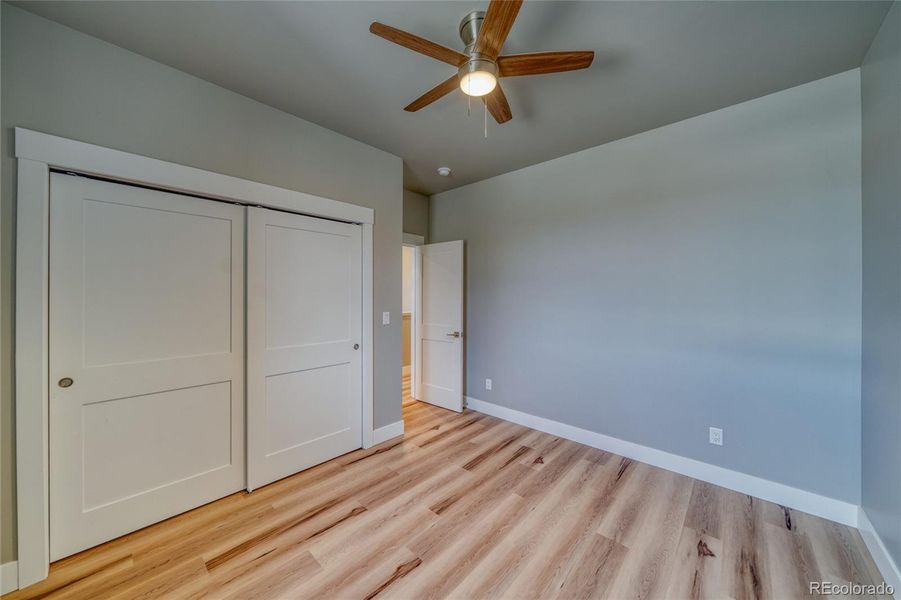 Spacious, unfurnished interior of a new home in , Salida (Image 20).