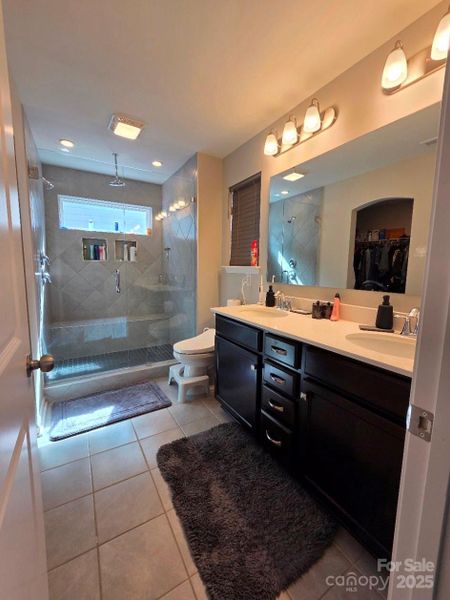 Furnished interior view inside a new home in , Mount Holly (Image 5).