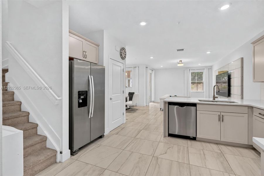 Furnished interior view inside a new home in , Pembroke Pines (Image 13).