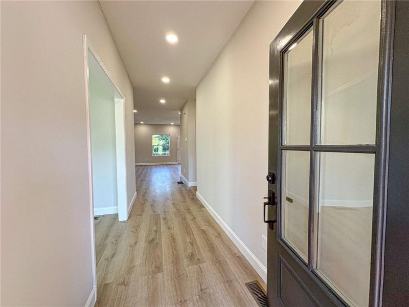 Spacious, unfurnished interior of a new home in , Flowery Branch (Image 13).