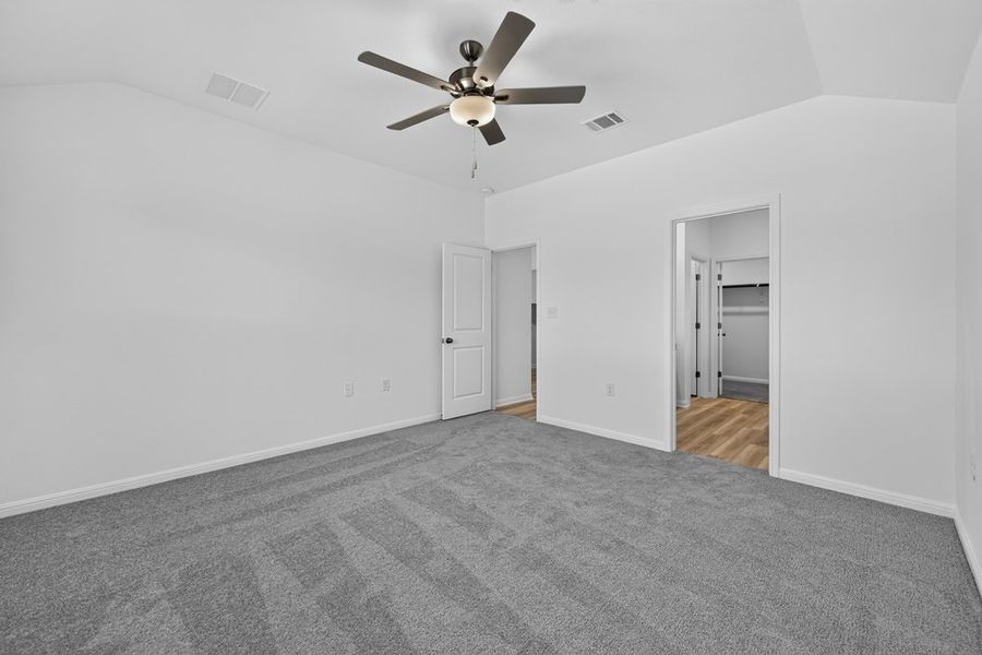 Spacious, unfurnished interior of a new home in Lisso, Pflugerville (Image 15).
