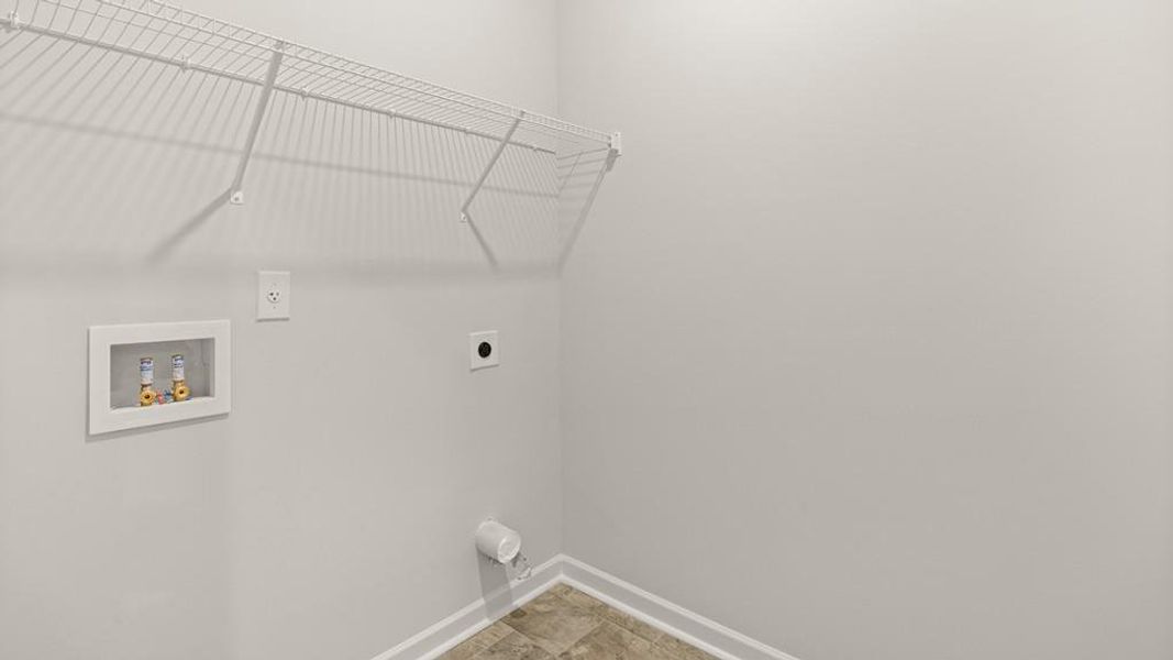 Spacious, unfurnished interior of a new home in Falcon Landing, Gainesville (Image 23).