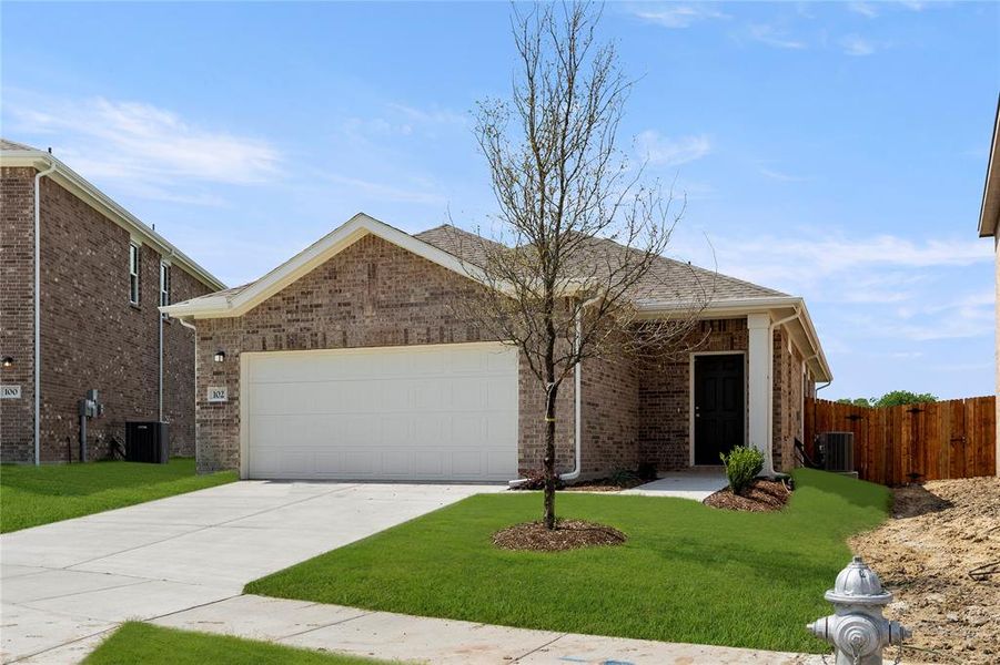 01. 102 Connecticut - Front (2) 01. 102 Connecticut - Front (2)