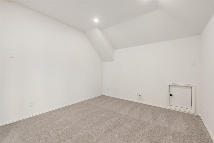 Spacious, unfurnished interior of a new home in Willow Wood Classic 50, McKinney (Image 27).