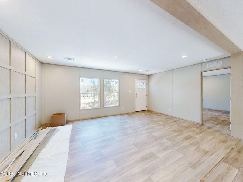 Spacious, unfurnished interior of a new home in , Keystone Heights (Image 7).