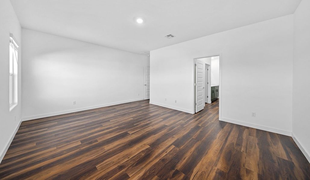 Spacious, unfurnished interior of a new home in Solterra, Green Valley (Image 36).