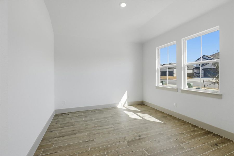 Spacious, unfurnished interior of a new home in Enclave at Cele, Pflugerville (Image 15).