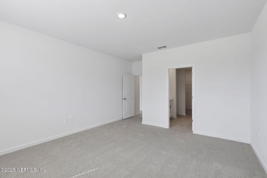 Spacious, unfurnished interior of a new home in Cypress Meadows - Signature Series, Jacksonville (Image 14).