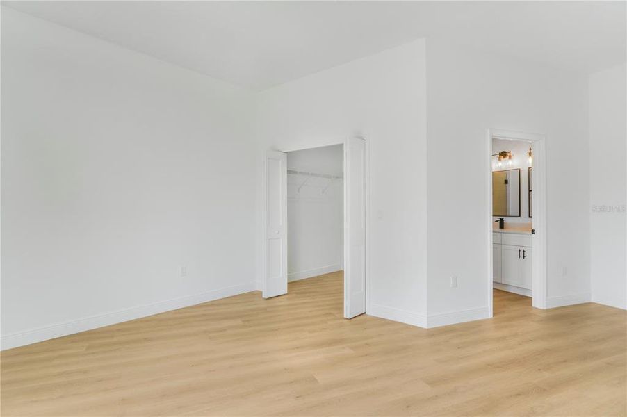 Spacious, unfurnished interior of a new home in , Apopka (Image 30).