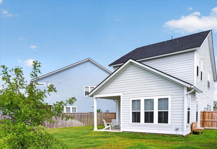 Exterior details and patio area of a home in Carnes Crossroads, Summerville (Image 20).