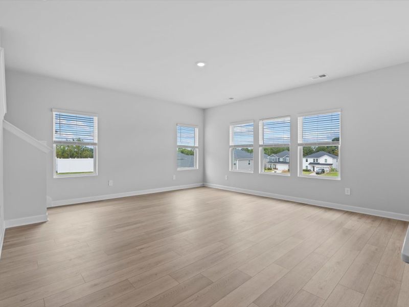 Spacious, unfurnished interior of a new home in Chatham Forest, Duncan (Image 12).