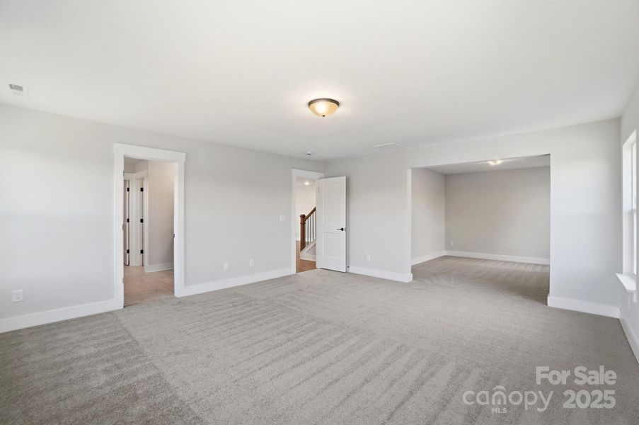 Spacious, unfurnished interior of a new home in Summerlin, Mooresville (Image 20).