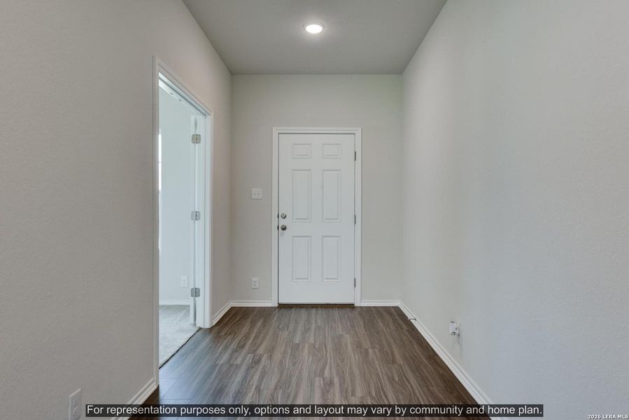 Spacious, unfurnished interior of a new home in Nopal Valley, San Antonio (Image 22).