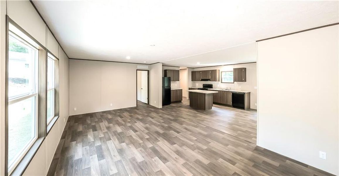 Spacious, unfurnished interior of a new home in , Carrollton (Image 25).