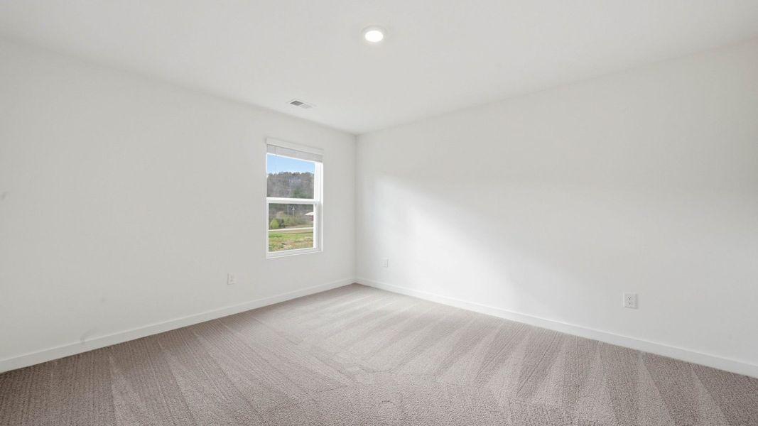 Spacious, unfurnished interior of a new home in Emory Creek, Harriman (Image 26).