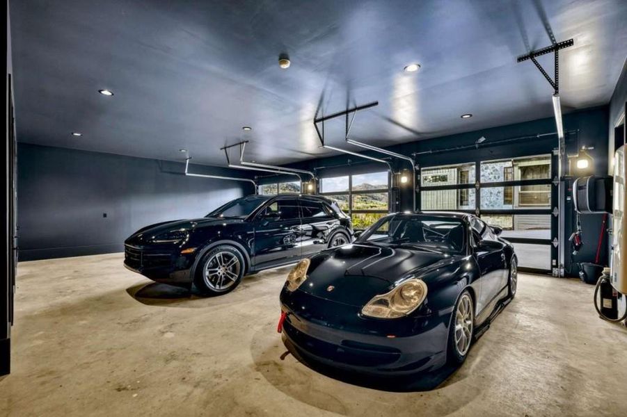 Community amenities in , Mineral Bluff (Image 72).