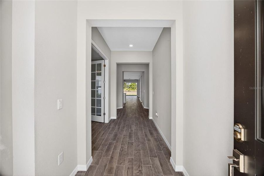 Spacious, unfurnished interior of a new home in , Nokomis (Image 25).