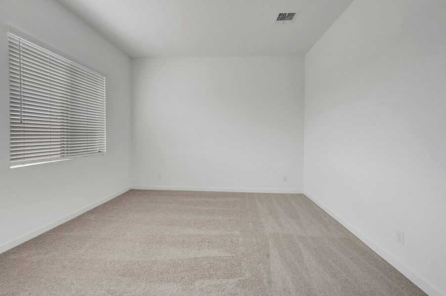 Spacious, unfurnished interior of a new home in Terraza, San Tan Valley (Image 28).
