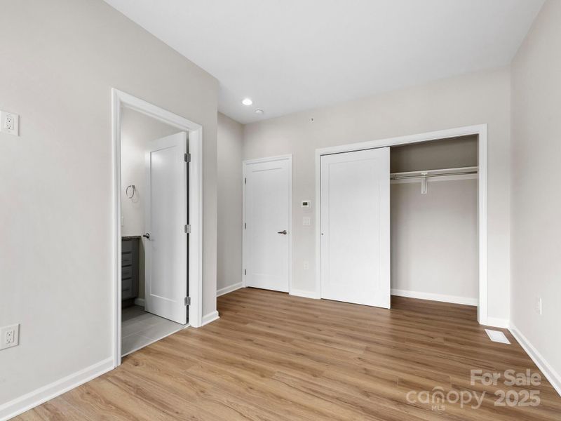 Spacious, unfurnished interior of a new home in , Asheville (Image 18).