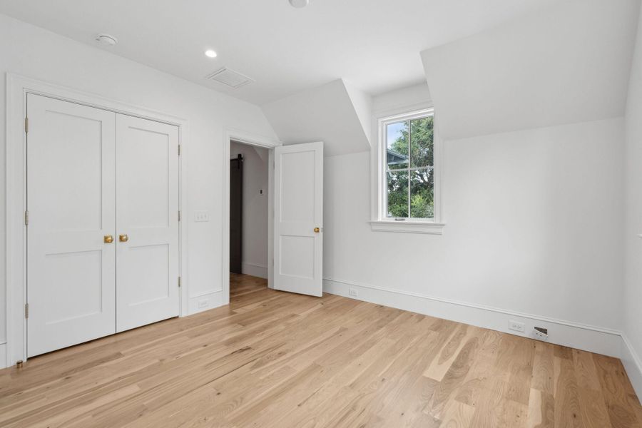 Spacious, unfurnished interior of a new home in , Mount Pleasant (Image 25).