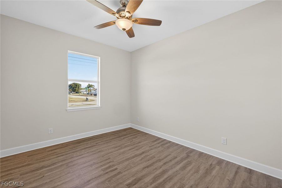 Spacious, unfurnished interior of a new home in Cape Coral, Cape Coral (Image 23).