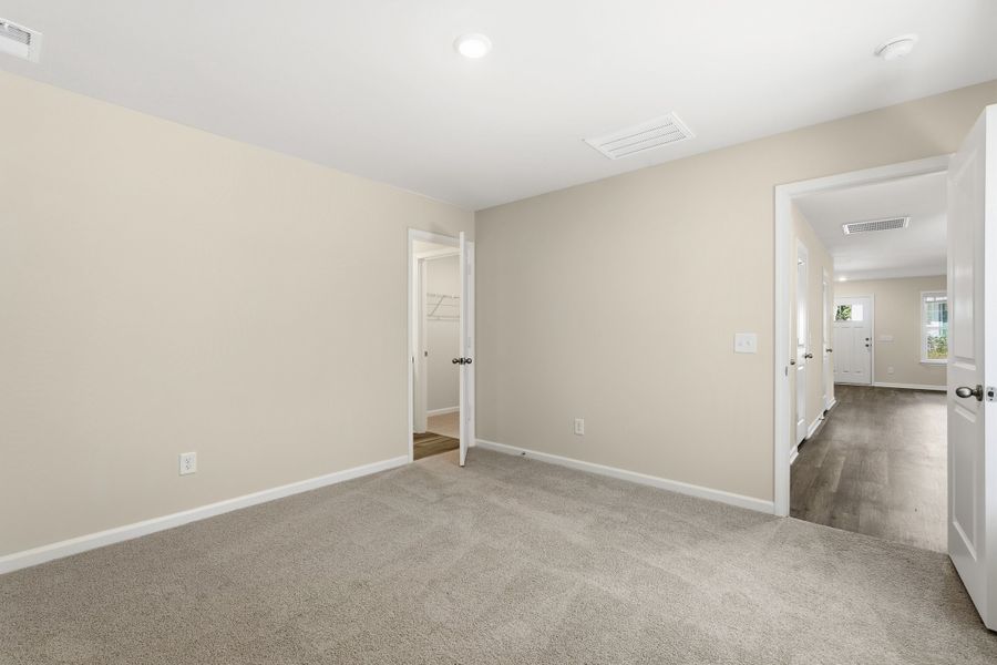 Spacious, unfurnished interior of a new home in Select Homesites Ridgeland, Ridgeland (Image 18).