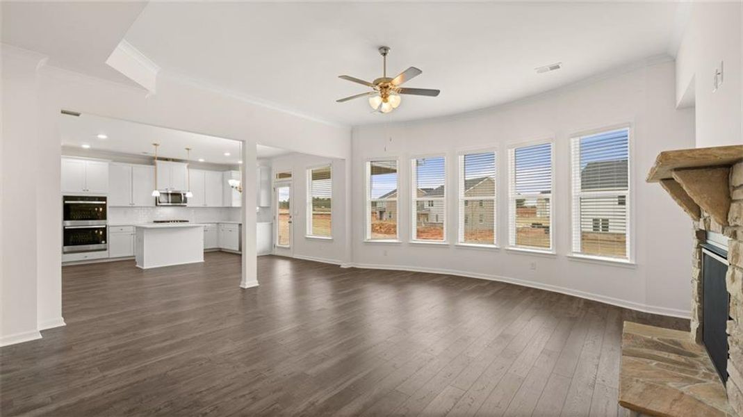 Spacious, unfurnished interior of a new home in Evergreen Crossing, Locust Grove (Image 8).