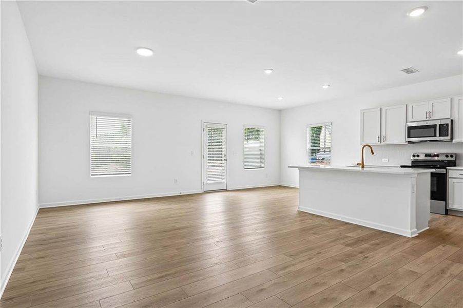 Spacious, unfurnished interior of a new home in Leydenview, Mableton (Image 15). Spacious, unfurnished interior of a new home in Leydenview, Mableton (Image 15).