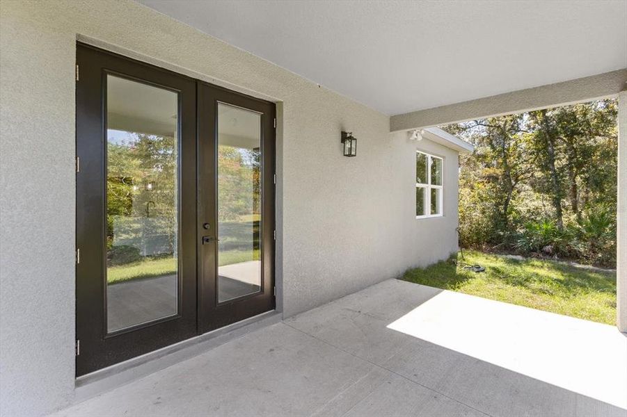 Exterior details and patio area of a home in , Ocala (Image 3). Exterior details and patio area of a home in , Ocala (Image 3).