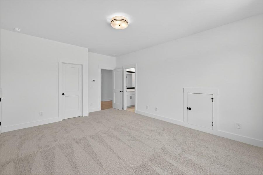 Spacious, unfurnished interior of a new home in Livingstone Park, Kennesaw (Image 43).