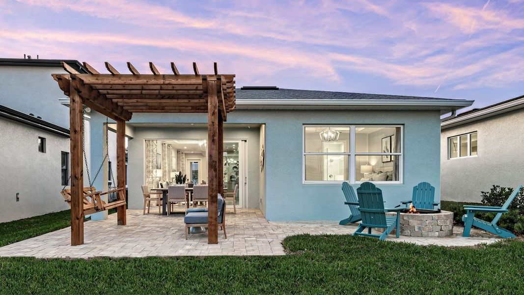 Lanai & Backyard