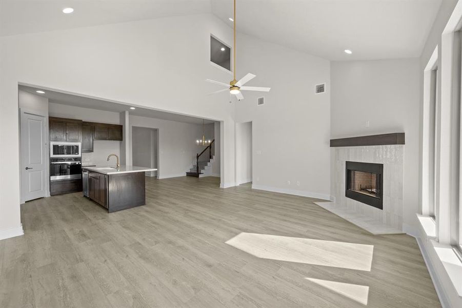 Spacious, unfurnished interior of a new home in The Retreat, Waxahachie (Image 29). Spacious, unfurnished interior of a new home in The Retreat, Waxahachie (Image 29).
