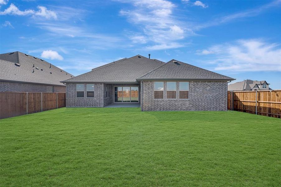 Exterior details and patio area of a home in Timberbrook, Justin (Image 22).