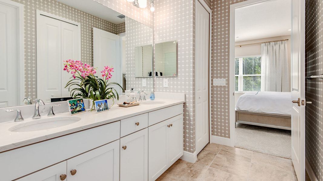 Furnished interior view inside a new home in Palmera, Venice (Image 15).