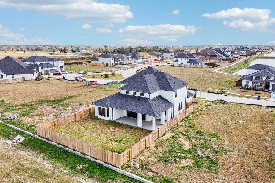 Image 47 of a home in Del Bello Lakes 60'.