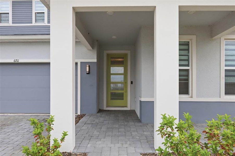 Exterior details and patio area of a home in , Orlando (Image 3).