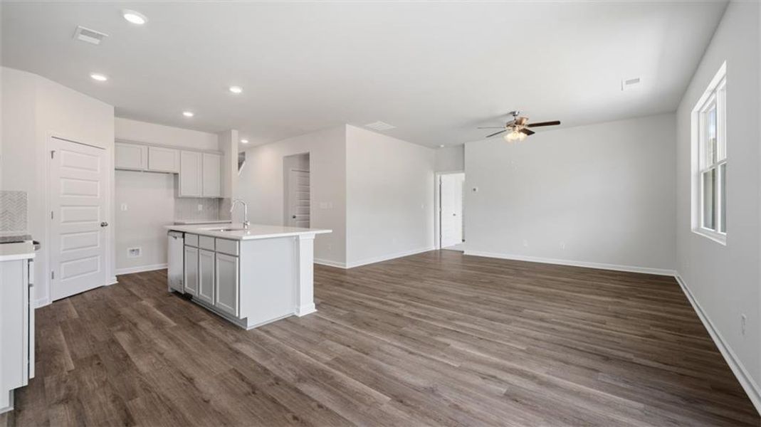 Spacious, unfurnished interior of a new home in Twin Lakes, Hoschton (Image 22). Spacious, unfurnished interior of a new home in Twin Lakes, Hoschton (Image 22).