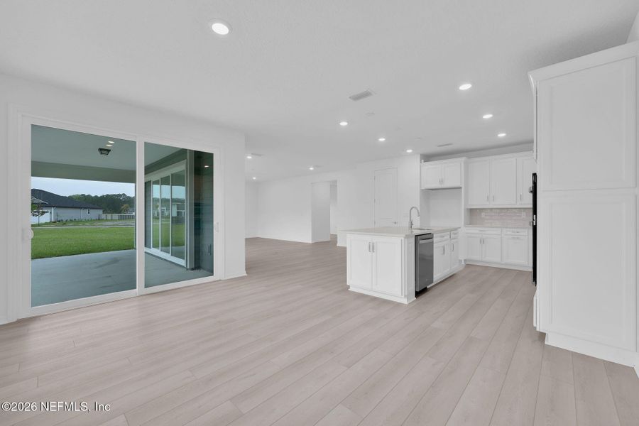 Spacious, unfurnished interior of a new home in Hyland Trail, Green Cove Springs (Image 18). Spacious, unfurnished interior of a new home in Hyland Trail, Green Cove Springs (Image 18).