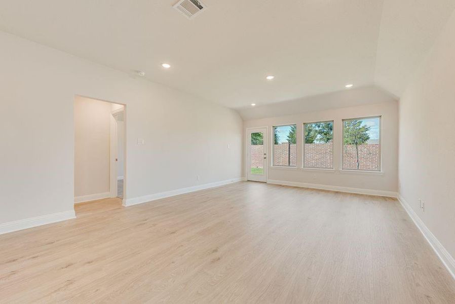 Spacious, unfurnished interior of a new home in Walden Pond, Forney (Image 16). Spacious, unfurnished interior of a new home in Walden Pond, Forney (Image 16).