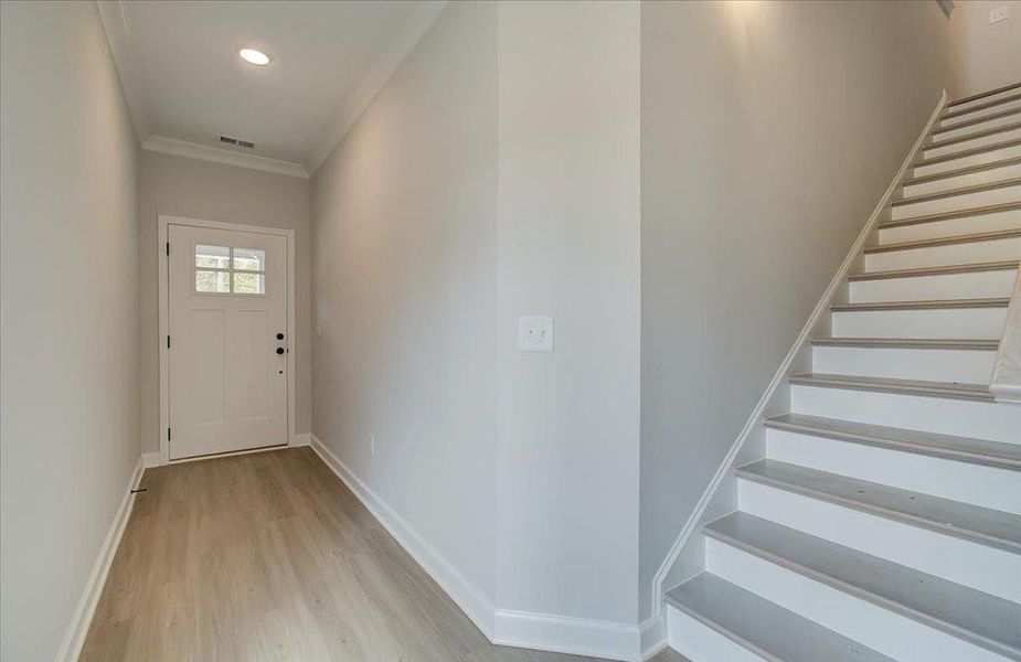 Spacious, unfurnished interior of a new home in Cherokee Township, Acworth (Image 18).