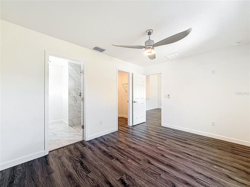 Spacious, unfurnished interior of a new home in , Ocala (Image 27).