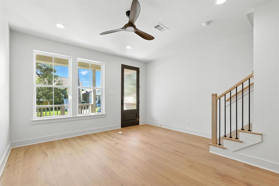 Spacious, unfurnished interior of a new home in , Galveston (Image 23).